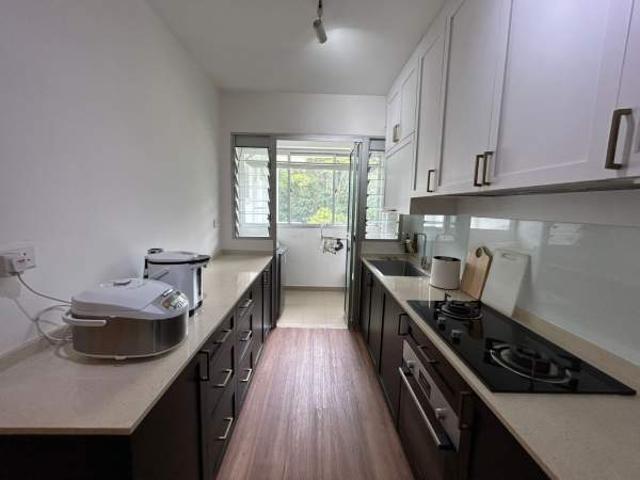 Apartment for rent in Alexandra Road