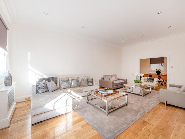 Apartment for rent in Belgravia, Greater London