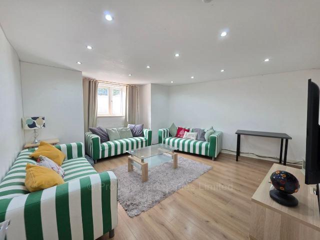 House for rent in Beckett Park, Headingley