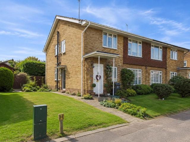 House for rent in Chessington, Greater London