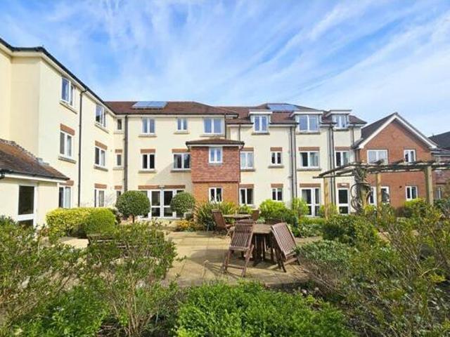 House for sale in Fole, Surrey