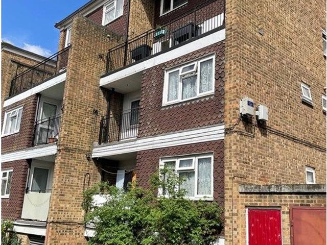 House for rent in Berrylands, Greater London