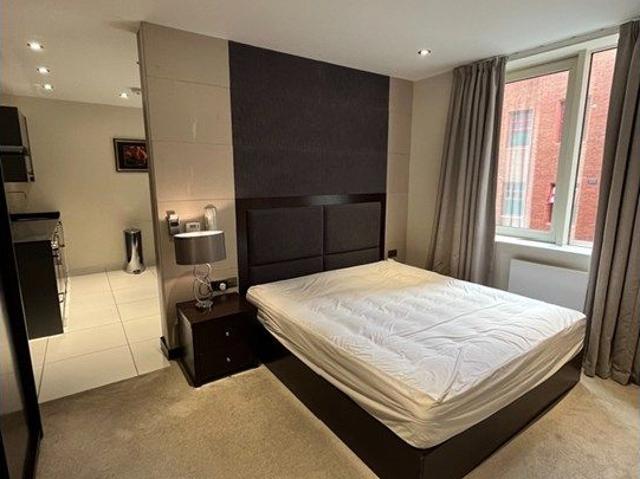 Studio for rent in West Yorkshire