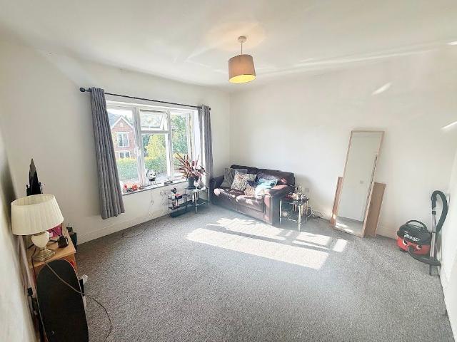 Apartment for rent in Harrow Weald, Greater London