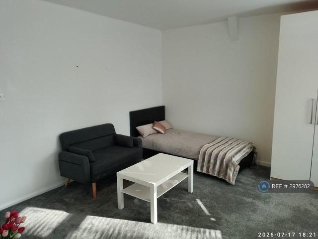 House for rent in Pinner, Greater London