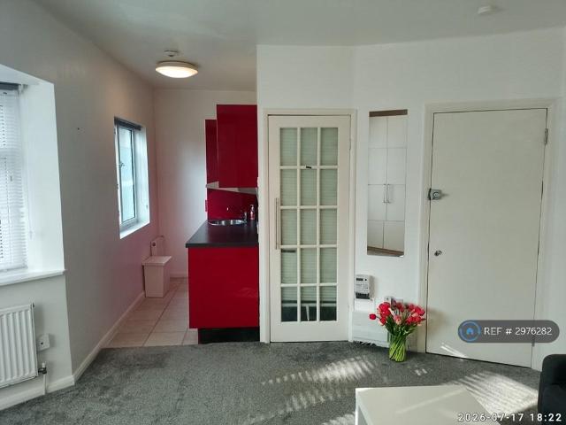 Apartment for rent in Pinner, Greater London