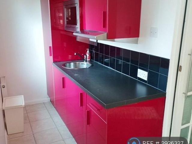 Apartment for rent in Pinner, Greater London