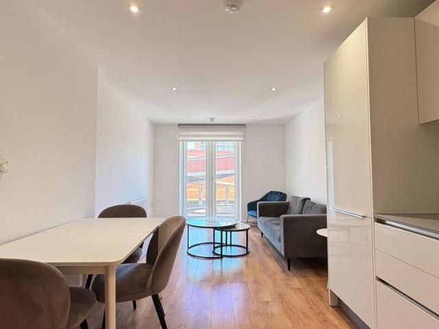 Apartment for rent in Wealdstone, Greater London