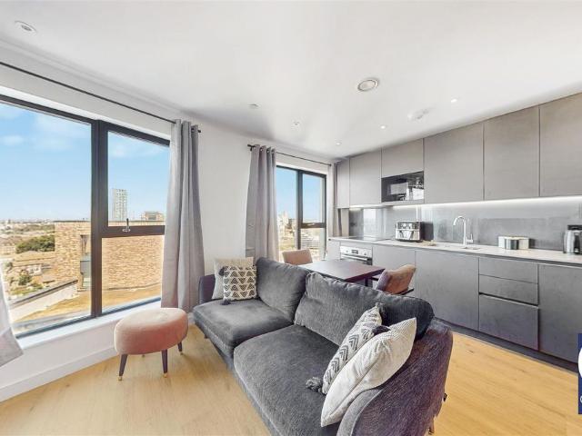 Studio for rent in Bromley-by-Bow, Bow