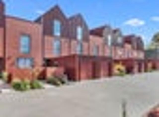 Townhouse for sale in Heathcote, Canterbury