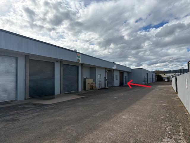 Warehouse for rent in Piallamore, New South Wales