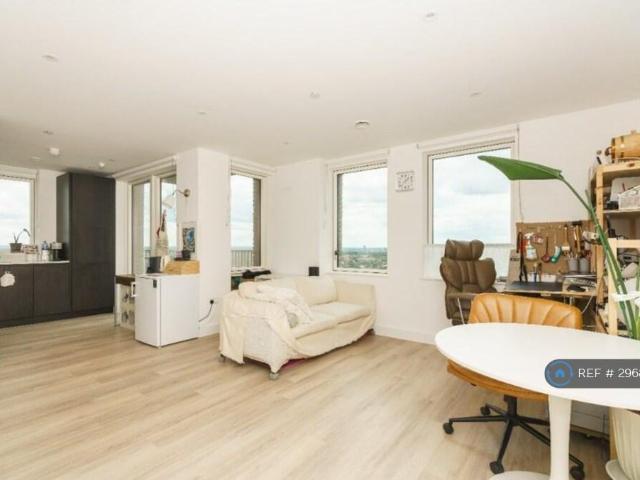 Apartment for rent in London Borough of Ealing, Park Royal