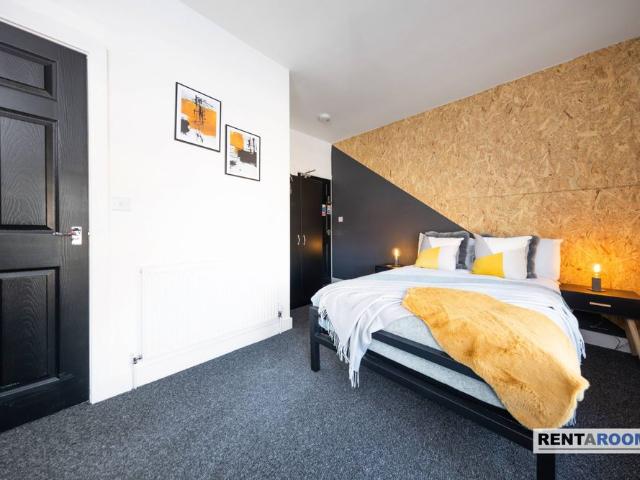 Room for rent in Chilvers Coton, Camp Hill