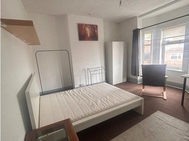 Room for rent in Chilvers Coton, Camp Hill