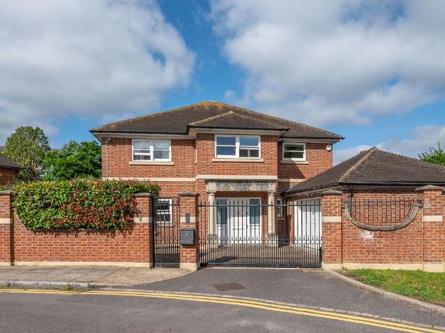 House for rent in London Borough of Merton, Greater London