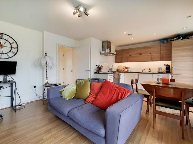 Apartment for rent in Mile End, Greater London