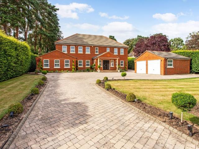 House for rent in Wentworth Estate, Runnymede
