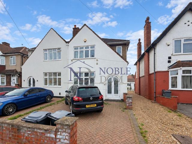 House for rent in London Borough of Hounslow, Greater London
