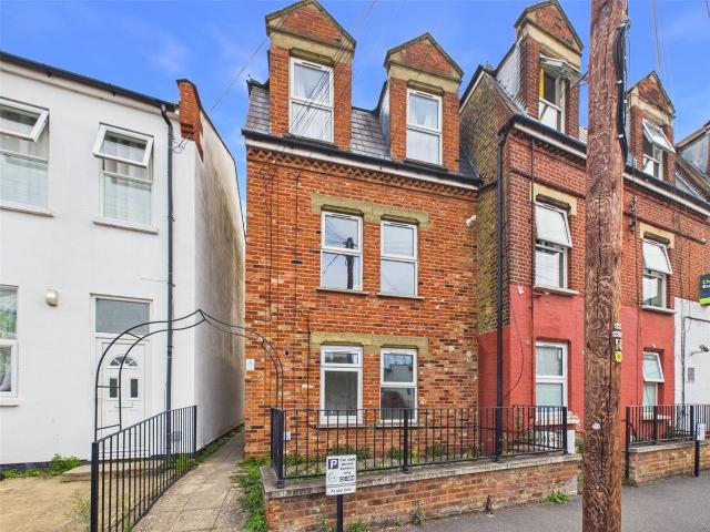Studio for rent in Strawberry Hill, Greater London