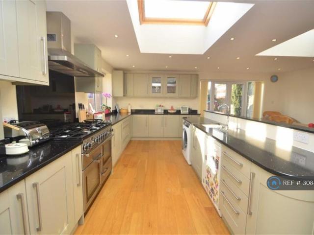 House for rent in Poverest, Greater London