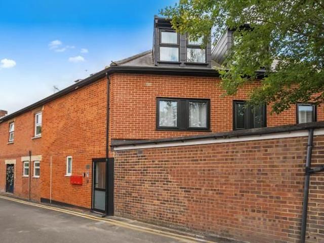 Apartment for rent in Sunninghill and Ascot, Ascot