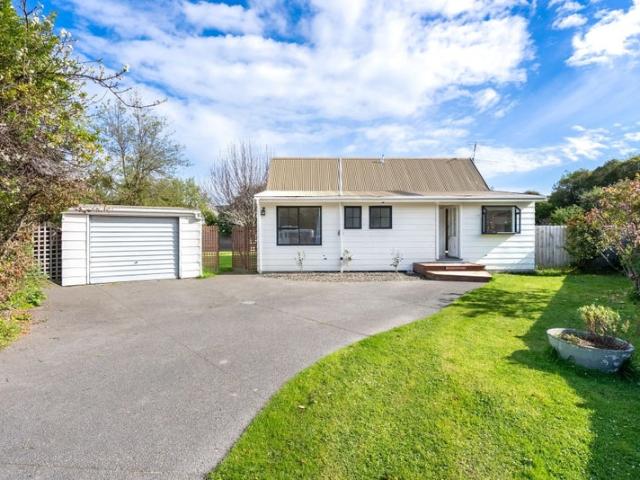 House for rent in Chaslands, Canterbury