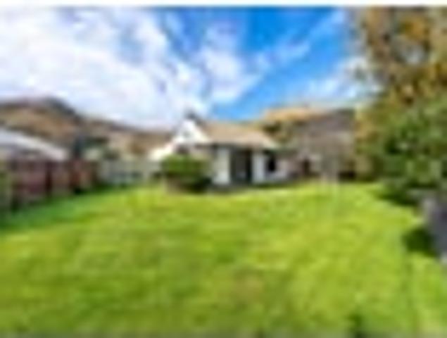 House for rent in Chaslands, Canterbury