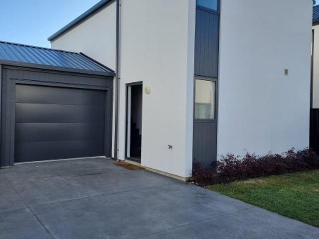 House for rent in Chaslands, Canterbury