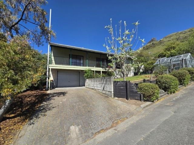 House for rent in Chaslands, Canterbury