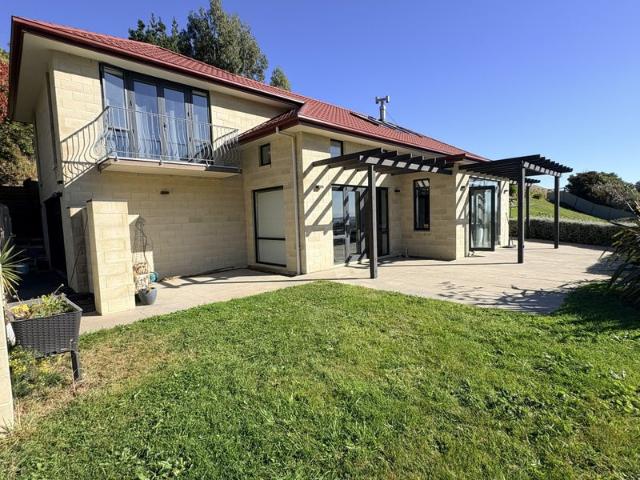 House for rent in Chaslands, Canterbury