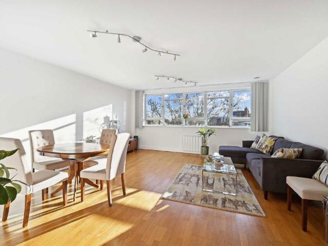 Apartment for rent in London Borough of Ealing, Park Royal