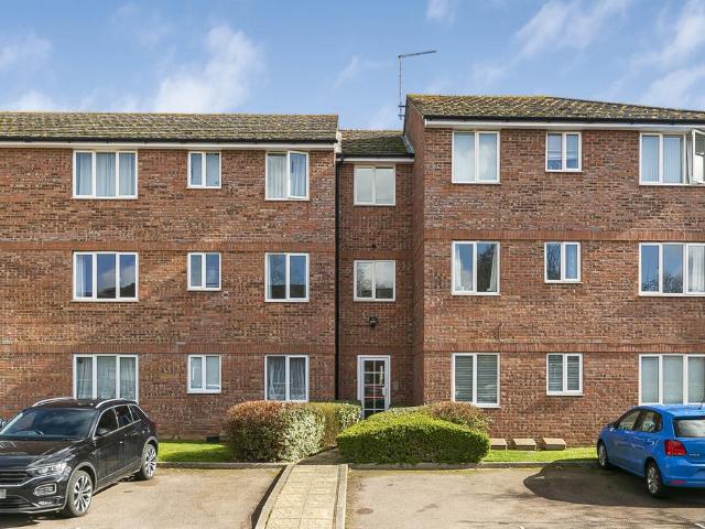 Apartment for rent in Panshanger, Fretherne