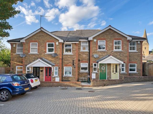 House for rent in Esher, Elmbridge