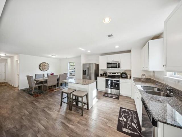 House for sale in Gaston