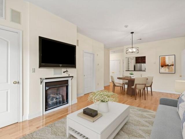 Condo for sale in Beverly, Essex County