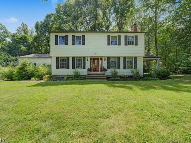 House for sale in Woodcliff Lake, New Jersey