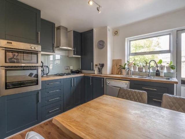 Apartment for rent in Earlsfield, Greater London