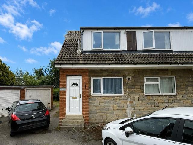 Apartment for rent in Holt Park, West Yorkshire