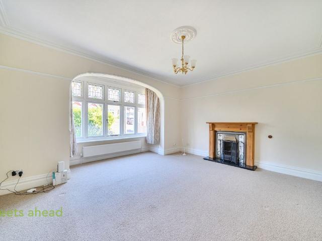 House for rent in London Borough of Croydon, Sanderstead