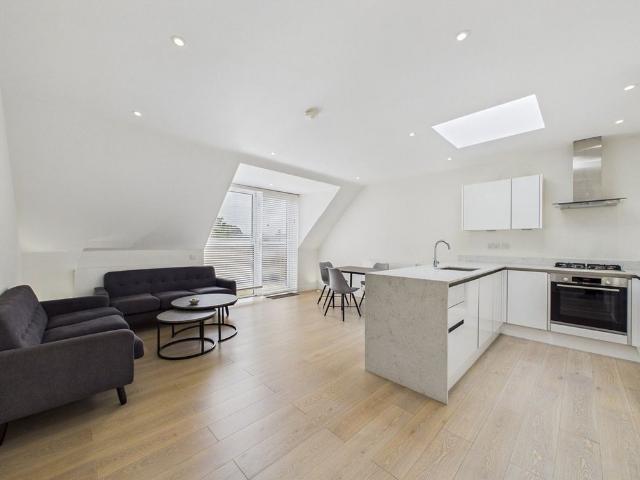 Apartment for rent in Ickenham, Greater London