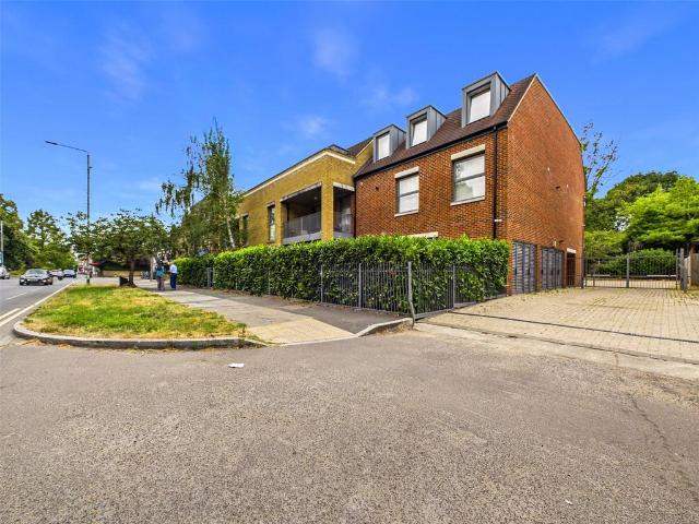 House for rent in Ickenham, Greater London