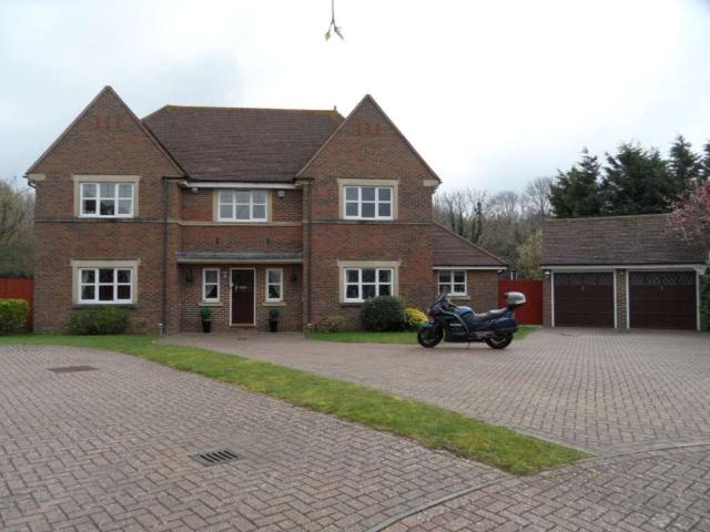 Apartment for rent in Red Hill, Surrey