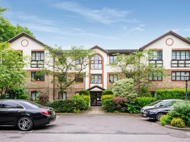 Apartment for rent in Southfields, Greater London