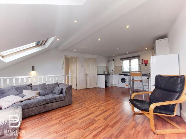 Apartment for rent in London Borough of Croydon, Thornton Heath