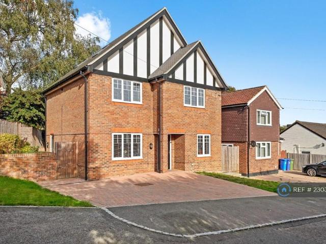 House for rent in Chavey Down, Winkfield