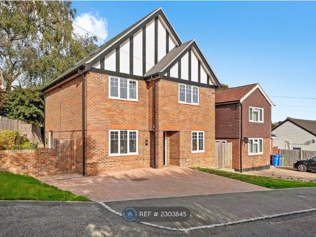 House for rent in Chavey Down, Winkfield