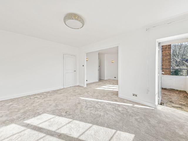 Apartment for rent in Golders Green, Isle Of Man