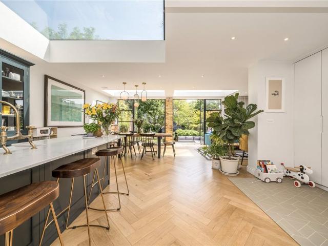 House for rent in Charlton Riverside, Greater London