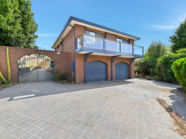 House for rent in Wheelers Hill, Melbourne