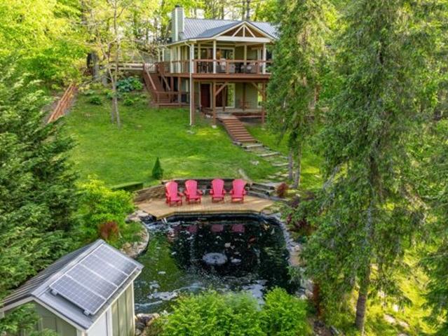 House for sale in Glenville